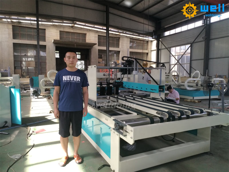 Automatic box folding gluing machine function