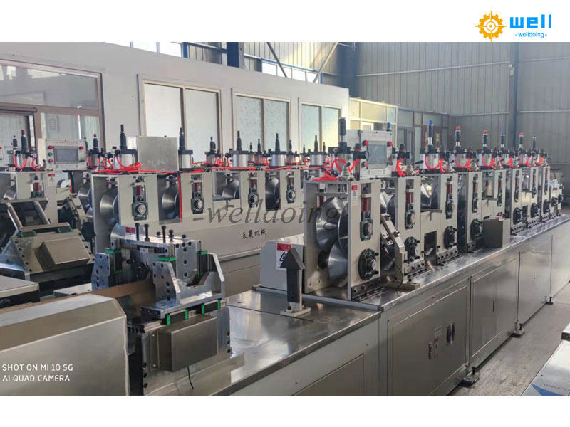 Maintain the paper corner protector production line